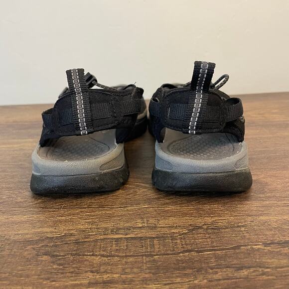 Keen Women’s 7 Black Hiking Sandals Water Outdoor Shoes Closed Toe Secure Fit - Picture 2 of 9